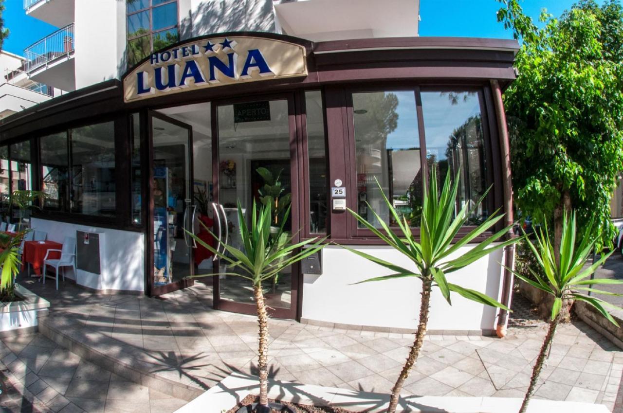 Hotel Luana Ричоне Екстериор снимка